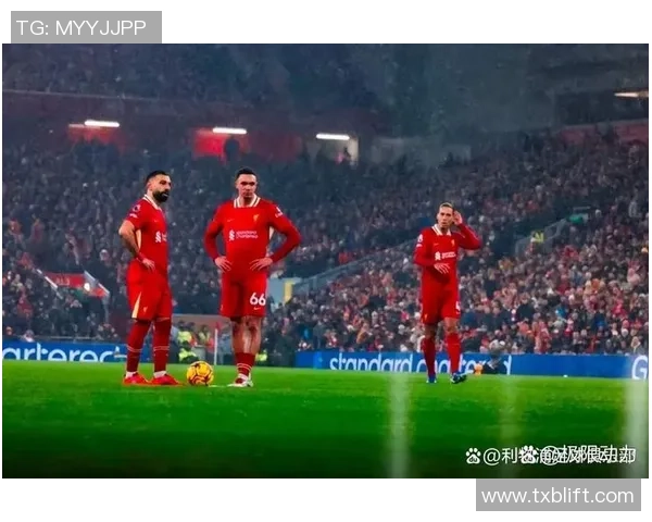 萨拉赫任意球助攻范迪克头球稍偏错失良机 萨拉赫任意球助攻范迪克头球稍偏错失良机